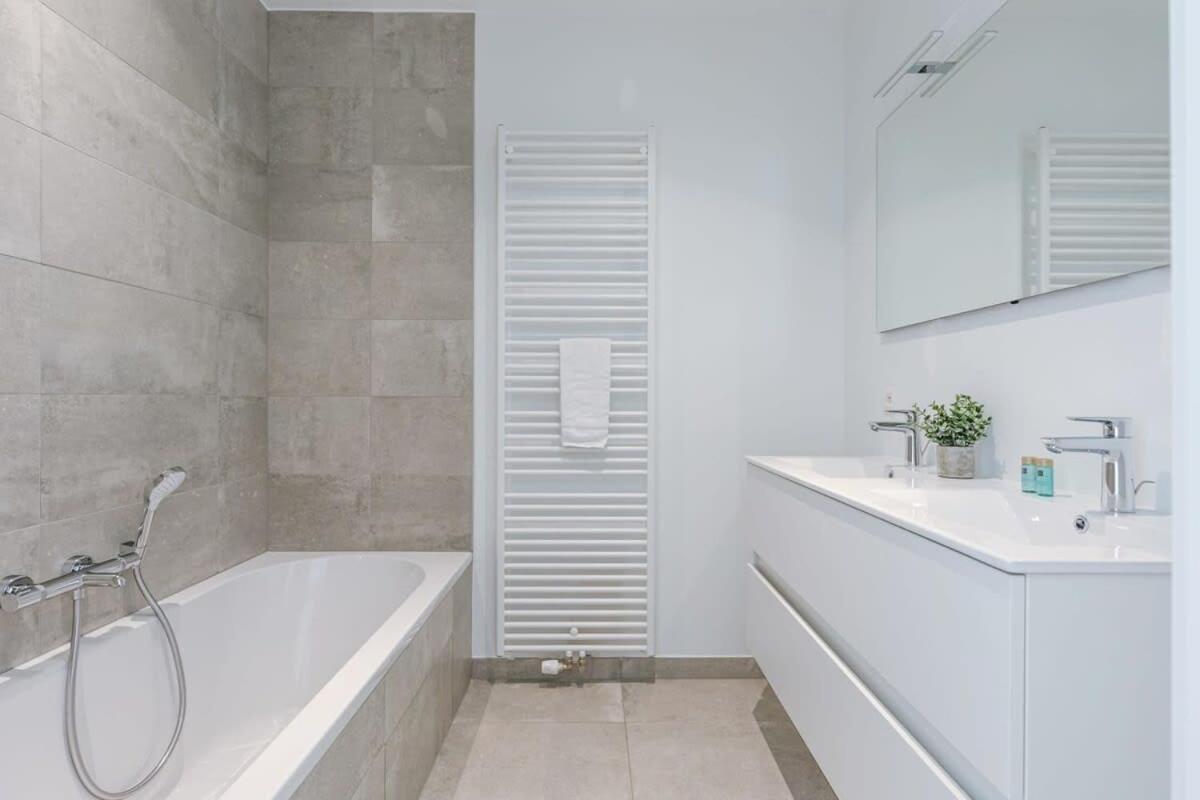 Huswell - Exquisite Apartment On A Great Location In Knokke Bagian luar foto